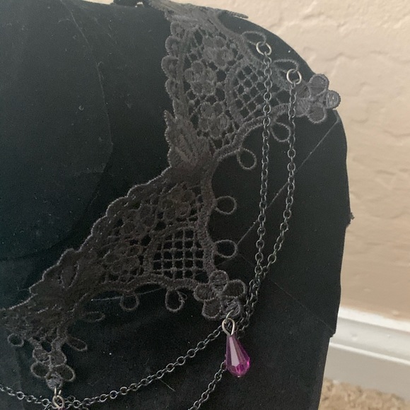 ⭐️ NIB Lace choker with purple gems. - Picture 4 of 5